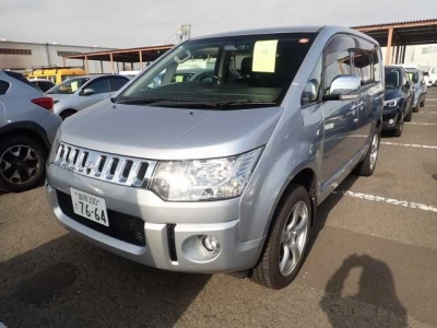 MITSUBISHI DELICA D:5