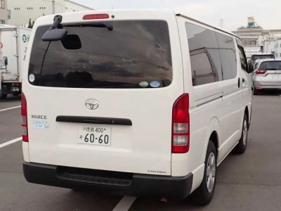 TOYOTA HIACE VAN