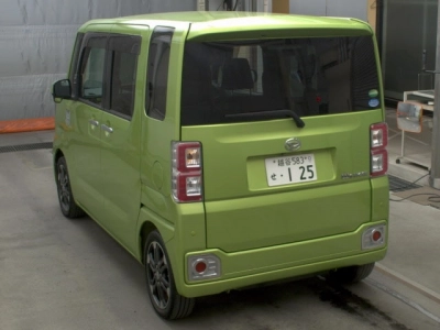 DAIHATSU WAKE