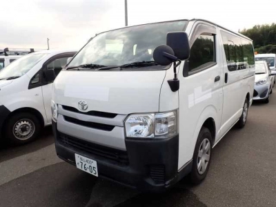 TOYOTA HIACE VAN
