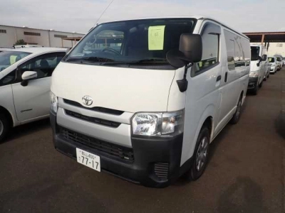 TOYOTA REGIUS VAN
