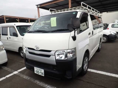 TOYOTA REGIUS VAN