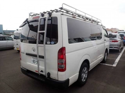 TOYOTA REGIUS VAN