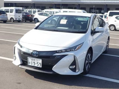 TOYOTA PRIUS PHV