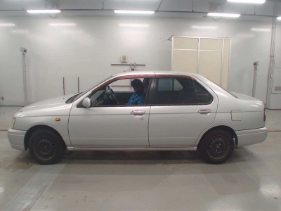 NISSAN BLUEBIRD