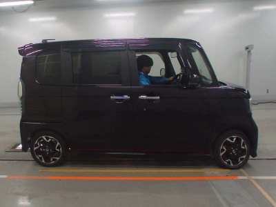 HONDA N BOX CUSTOM