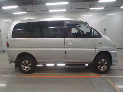 MITSUBISHI DELICA SPACE GEAR