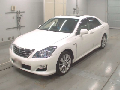 TOYOTA CROWN HYBRID