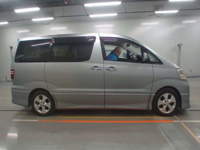 TOYOTA ALPHARD V