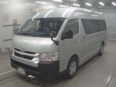 TOYOTA HIACE COMMUTER
