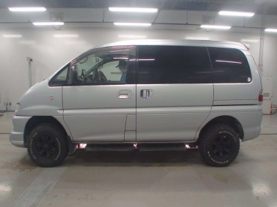 MITSUBISHI DELICA SPACE GEAR