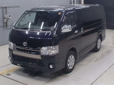 TOYOTA REGIUS VAN