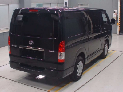 TOYOTA HIACE VAN