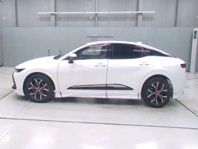 TOYOTA CROWN CROSSOVER