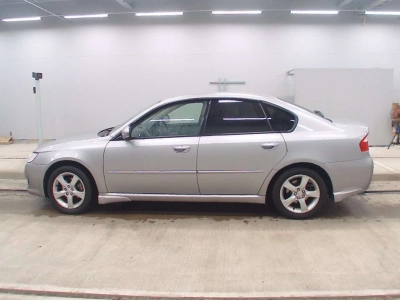 SUBARU LEGACY B4
