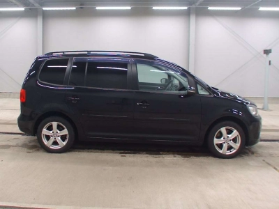 VOLKSWAGEN GOLF TOURAN