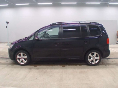 VOLKSWAGEN GOLF TOURAN