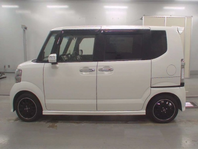 HONDA N BOX CUSTOM