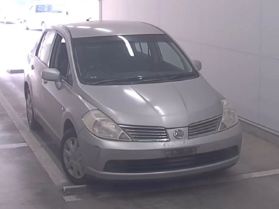 NISSAN TIIDA LATIO