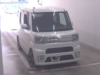 DAIHATSU WAKE