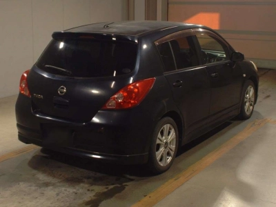 NISSAN TIIDA