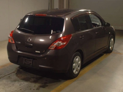 NISSAN TIIDA