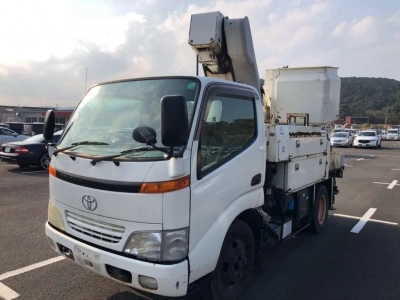 TOYOTA DYNA TRUCK