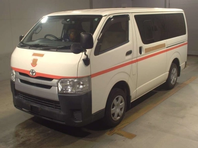 TOYOTA HIACE VAN