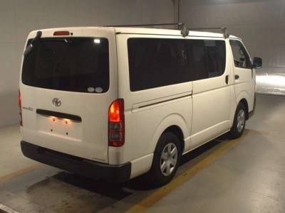 TOYOTA REGIUS VAN