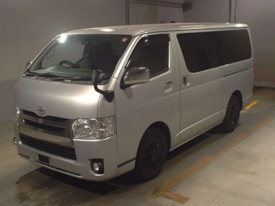 TOYOTA REGIUS VAN