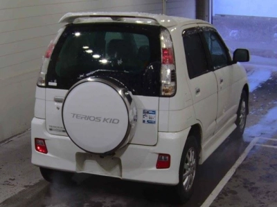 DAIHATSU TERIOS KID