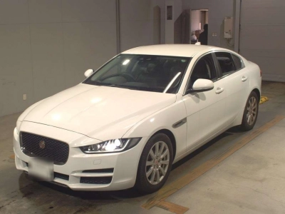 JAGUAR XE