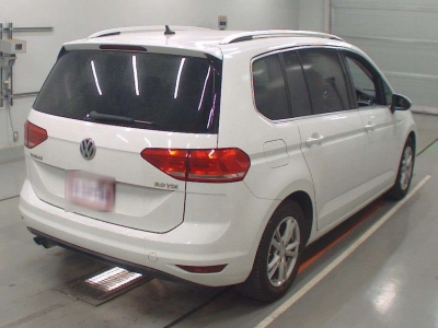VOLKSWAGEN GOLF TOURAN