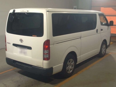 TOYOTA HIACE VAN