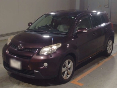 TOYOTA IST