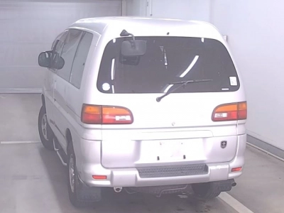 MITSUBISHI DELICA SPACE GEAR