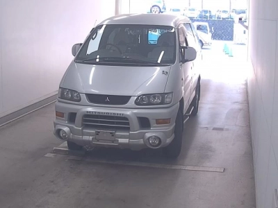 MITSUBISHI DELICA SPACE GEAR