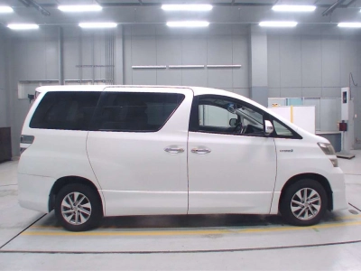 TOYOTA VELLFIRE HYBRID