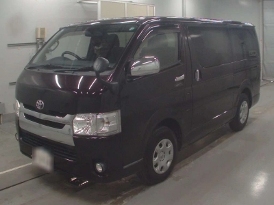 TOYOTA HIACE VAN