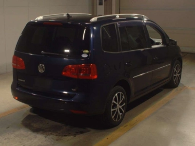 VOLKSWAGEN GOLF TOURAN
