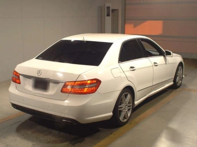MERCEDES BENZ E CLASS