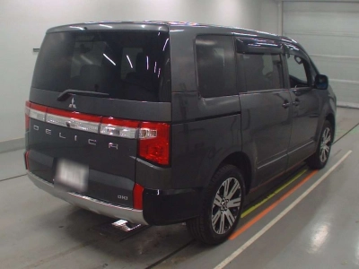 MITSUBISHI DELICA D:5