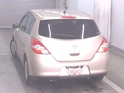 NISSAN TIIDA