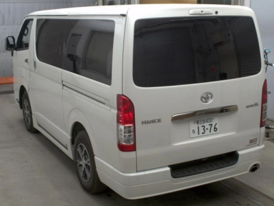 TOYOTA HIACE VAN