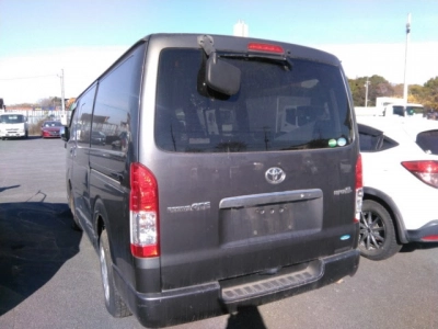 TOYOTA REGIUS VAN
