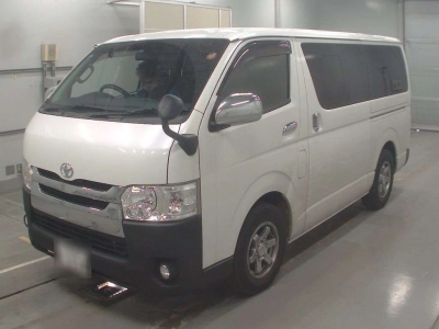 TOYOTA HIACE VAN