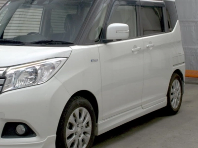 MITSUBISHI DELICA D:2