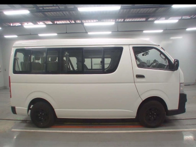 TOYOTA HIACE WAGON