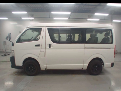 TOYOTA HIACE WAGON