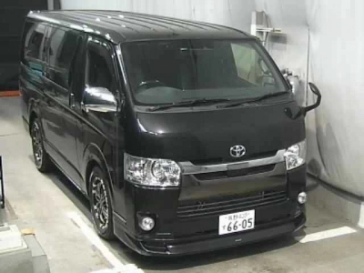 TOYOTA HIACE VAN